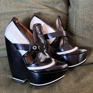 LAMB sample wedge platforms